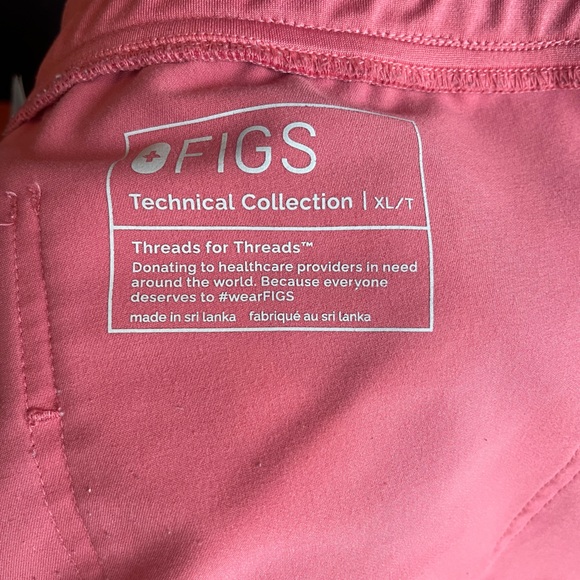 desert rose Figs one pocket top and bottoms - Picture 3 of 4